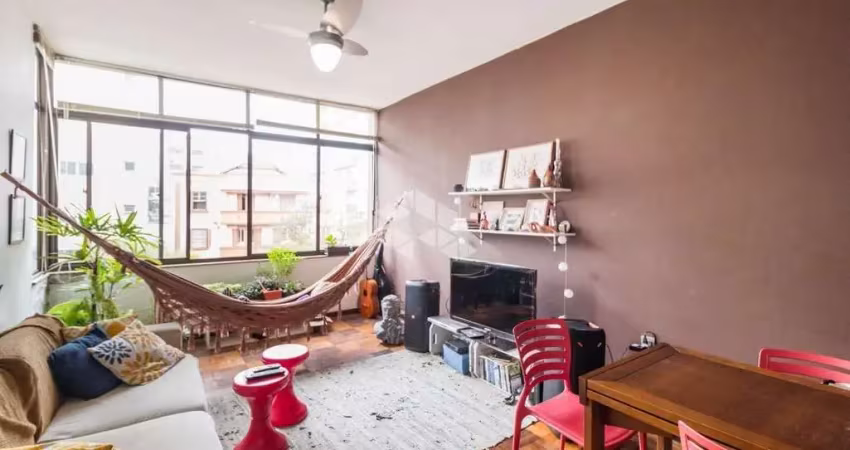 Apartamento com 3 dormitórios com 89m2 area priv no bairro menino deus