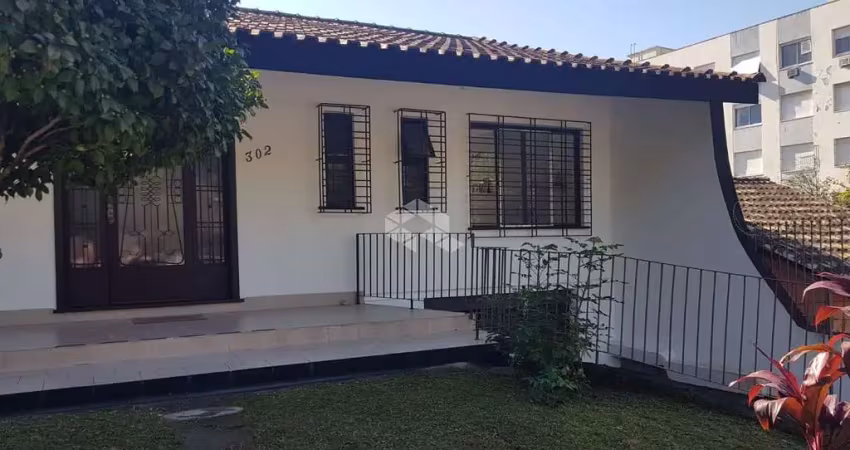 Casa com 3 quartos à venda na Rua Nunes, 302, Medianeira, Porto Alegre
