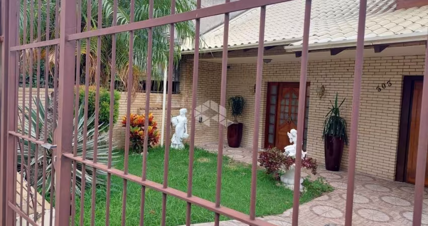 Excelente casa de 3 dormit. com suíte no bairro Glória