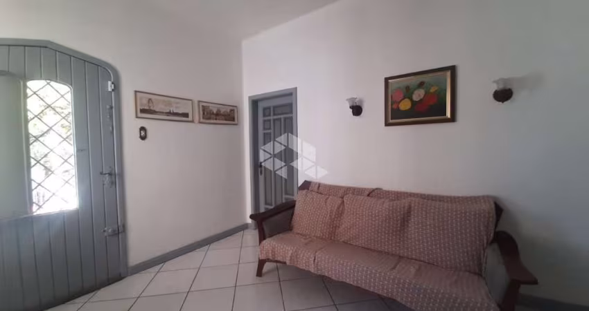 Casa 3 dormitórios no bairro Nonoaí  em  Porto Alegre