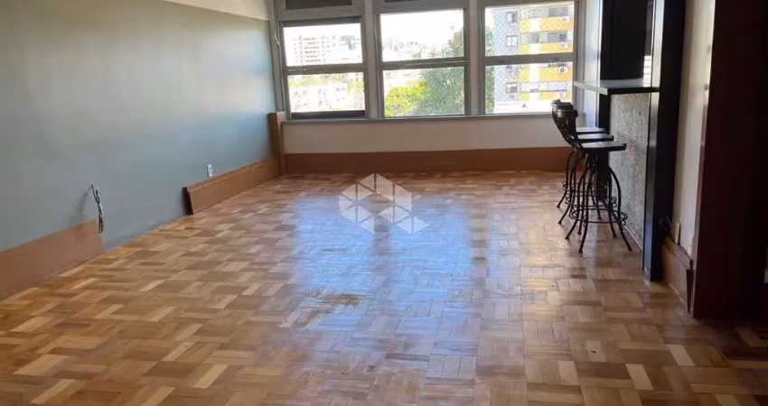 Apartamento 03 dormitórios, com 127m², no bairro menino deus