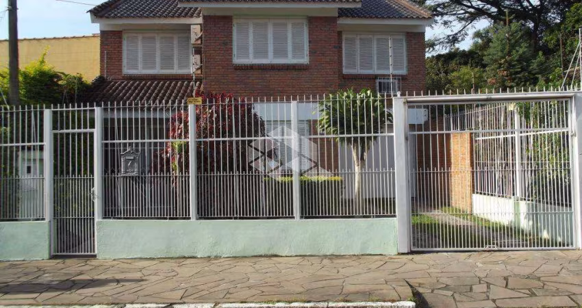 CASA COM 3 DORM/QUARTOS BAIRRO TERESÓPOLIS EM PORTO ALEGRE