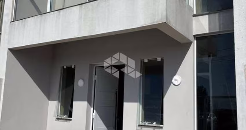 SOBRADO COM 2 DORMITÓRIOS, VAGA NO BALNEARIO QUINTÃO, FRENTE AO MAR