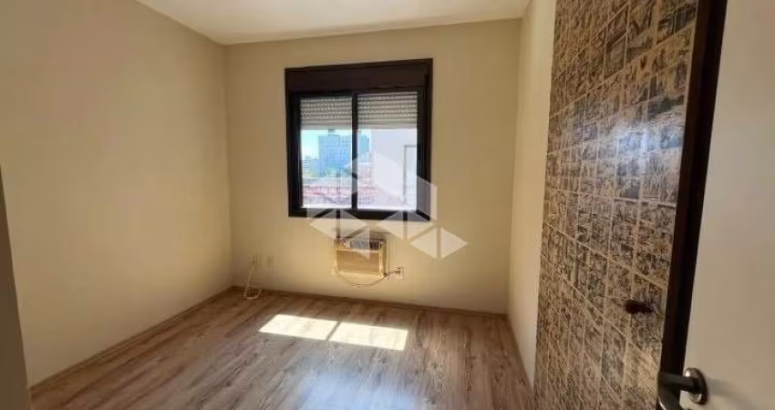 Apartamento com 2 quartos e 64m² à venda em Cidade Baixa