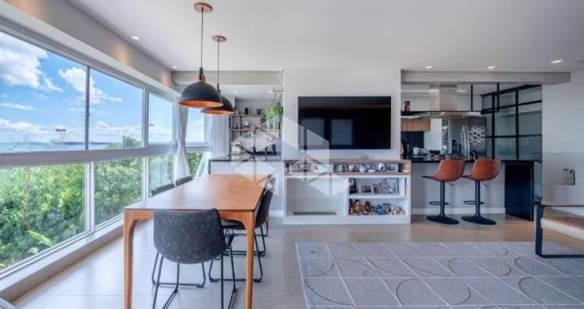 Apartamento Garden à venda com 3 dormitórios, 150m² e 2 vagas no bairro Cristal.