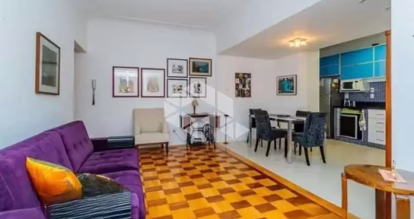 Apartamento dois dormitórios com 80,73m² área, com elevador, centro histórico