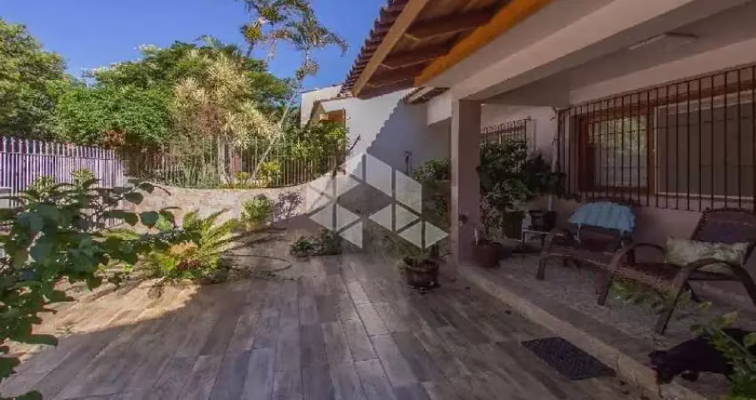 Casa com 131m² ,  3 dormitórios , piscina , 2 vagas
