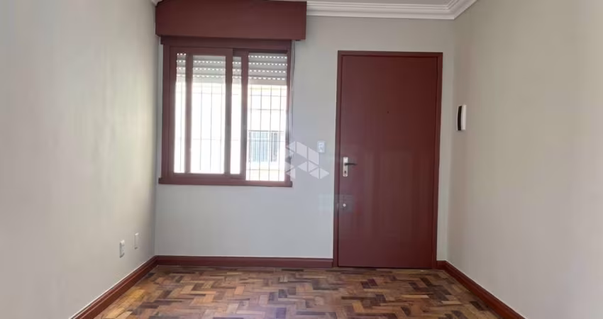 Apartamento com 2 dormitórios , banheiro social, reformado no bairro Humaita