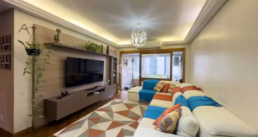 Apartamnento de 03 Dormitórios,  garagem, no Menino Deus próximo a orla do Guaiba
