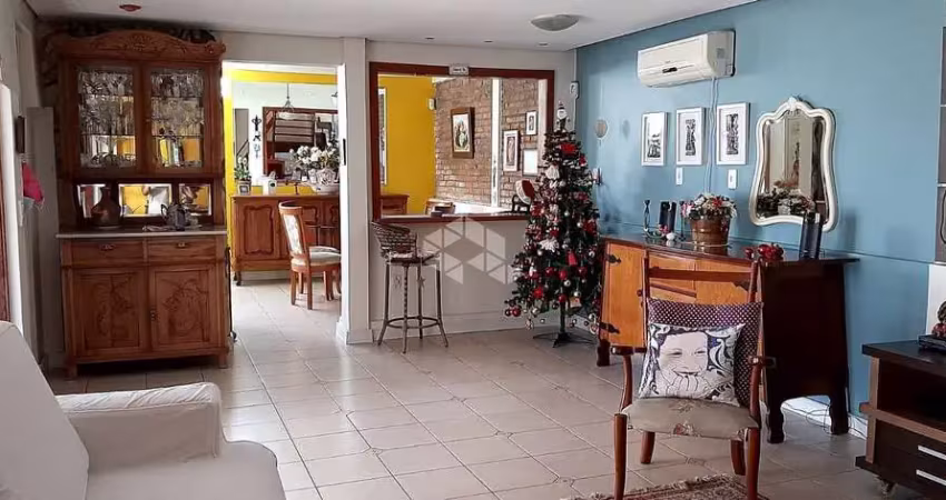 Casa com edícula, 4 quartos, 3 banheiros, 192 m², no santa tereza
