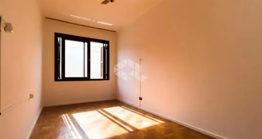 Apartamento com 2 dormitórios no menino deus próximo a orla, com  60m2