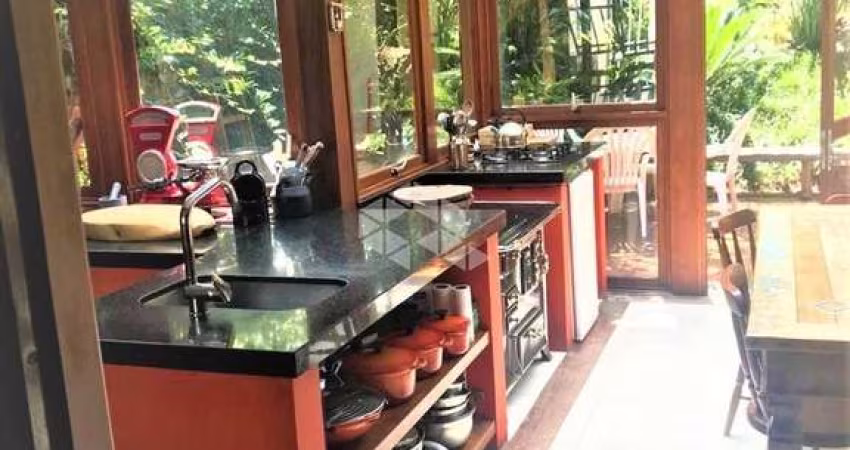 Casa com 3 dormitórios/ quarto com suite no Bairro Bela Vista/Porto Alegre por R$ 2.445.000,00