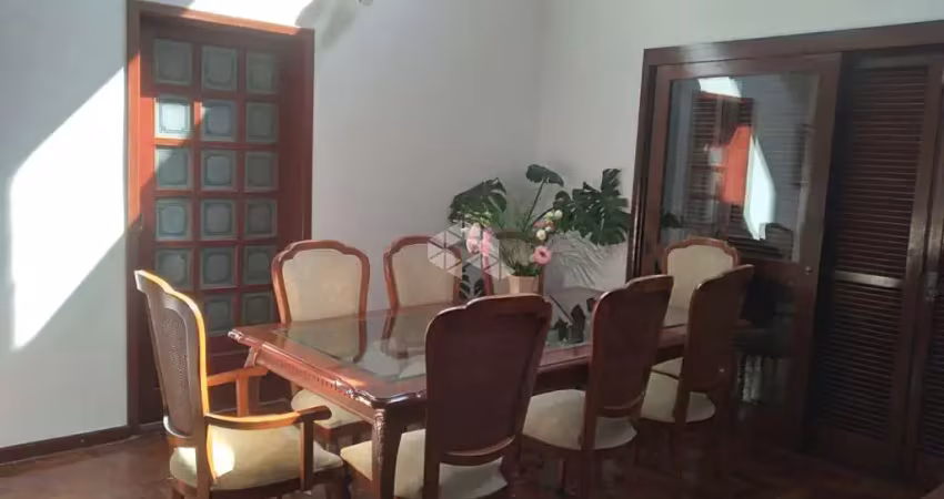 Casa com 3 quartos à venda na Rua Pedro Souza, 156, Vila João Pessoa, Porto Alegre