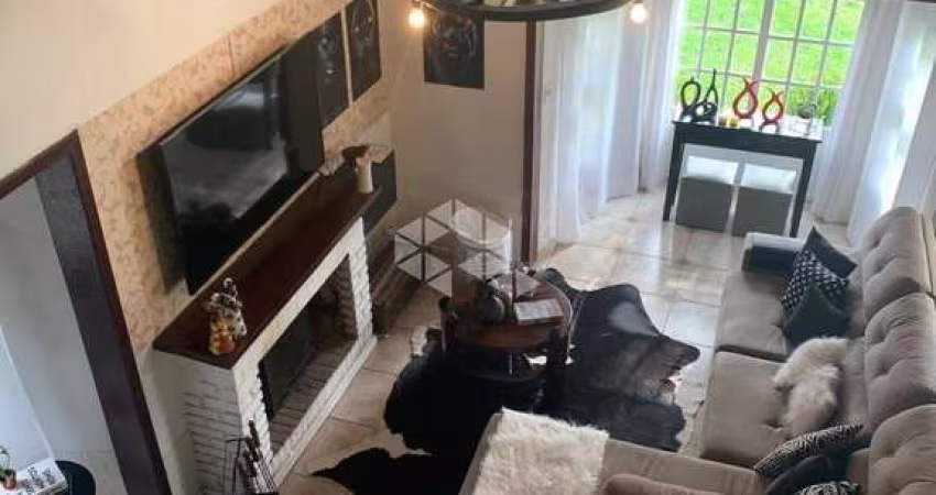 CASA/SÍTIO PASSO DA TAQUARA COM 5 DORMITÓRIOS, 4 BANHEIROS, 2 SUÍTES, VARANDA, ÁREA TOTAL 6052M2 E ÁREA PRIVATIVA 400M2.