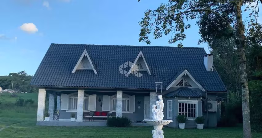 Casa/sítio passo da taquara com 5 dormitórios, 4 banheiros, 2 suítes, varanda, área total 6052m2 e área privativa 400m2.