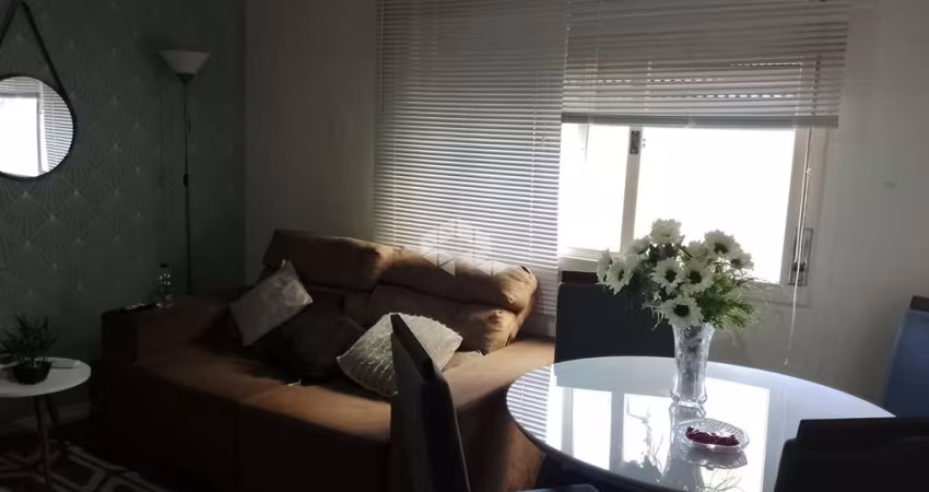 Apartamento amplo e semi mobiliado,com otima localizacao