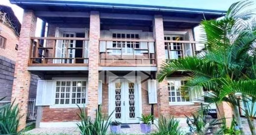 Casa com 4 quartos 3 suítes  no condomínio Cantegril