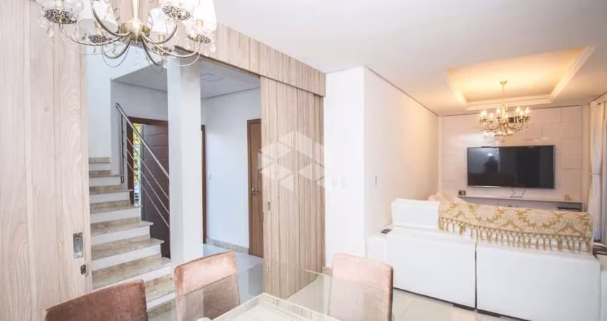 Casa de 3 dormitórios, 3 banheiros, 2 vagas de garagem,mtragem boa.