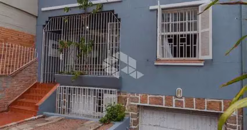 Casa de 300 m2º muito bem localizada! bairro petrópolis.