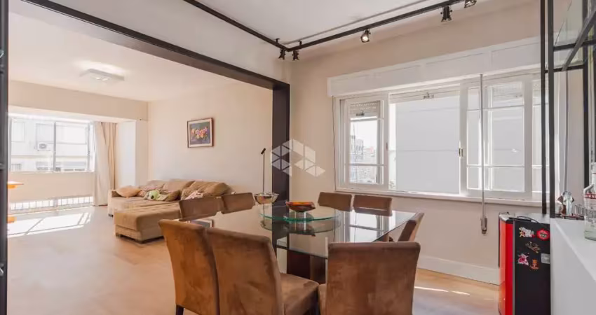 Vende-se apartamento reformado de 3 dormitórios 3 banheiros 1 vaga, 140m de area privativa por r$ 1.100.000,00 , no bairro centro histórico