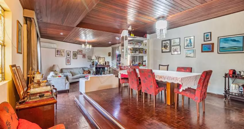 Linda casa de 4 dormitórios na vila ipiranga, porto alegre/rs