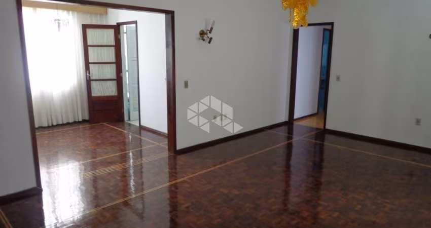 Apartamento 3 dormitórios  próximo ao Ginásio do Petrópolis TC