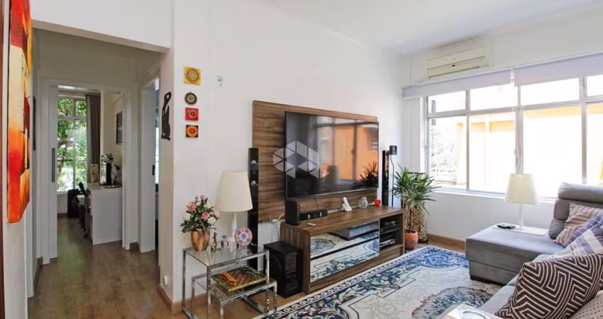 Apartamento com 2 Dormitórios, 1 vaga no Bairro Florestsa.