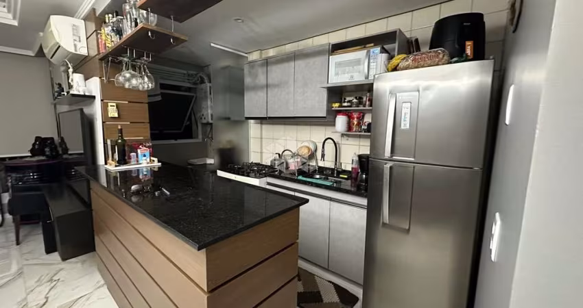 Apartamento 2 Dormitórios/Quartos, 1 Vaga coberta no Menino Deus.