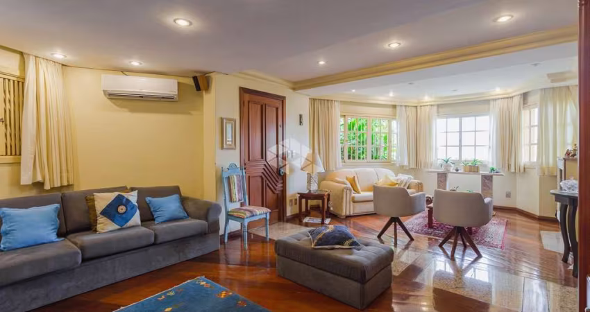 Casa com 4 quartos e 2 vagas no bairro três figueiras
