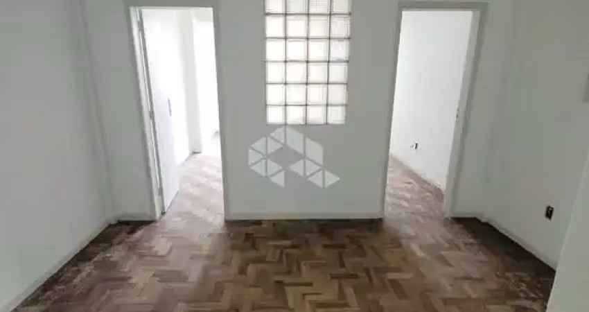 Sala comercial com 43m2 à venda no coração do centro histórico.