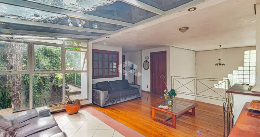 Casa em condomínio fechado com 4 quartos à venda na Rua São Benedito, 192, Jardim do Salso, Porto Alegre