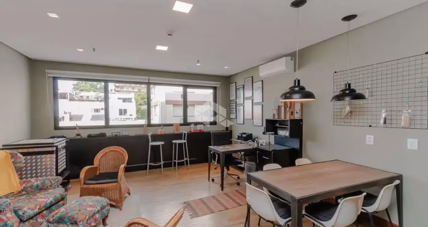 Sala comercial à venda na Avenida Luiz Manoel Gonzaga, 351, Três Figueiras, Porto Alegre