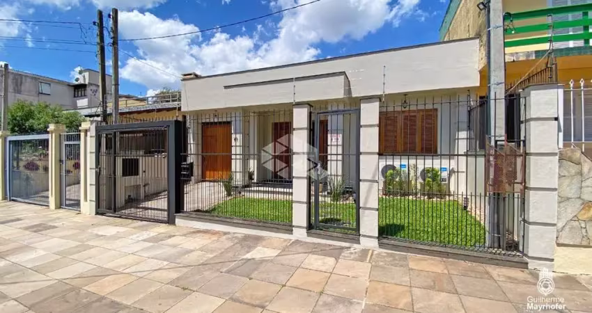 Casa com 5 dormitórios, sendo 1 suíte e 2 vagas no bairro partenon