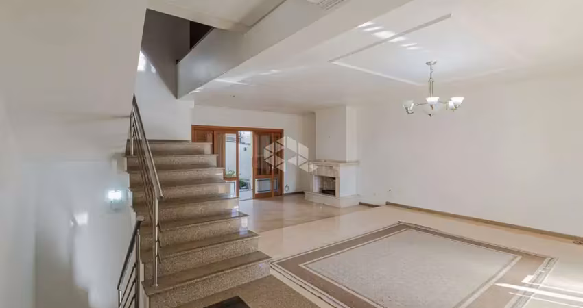Casa com 3 dormitórios, sendo 3 suites e 6 vagas no bairro chácara das pedras