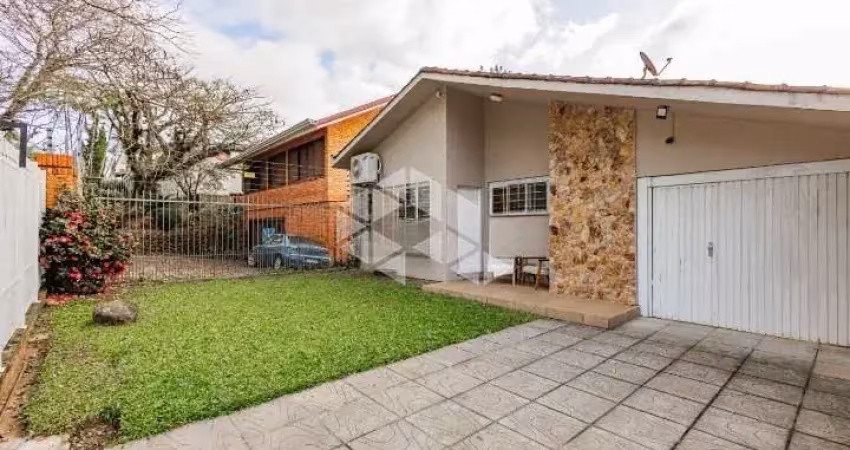 Casa com 4 quartos à venda na Rua Estácio de Sá, 700, Chácara das Pedras, Porto Alegre