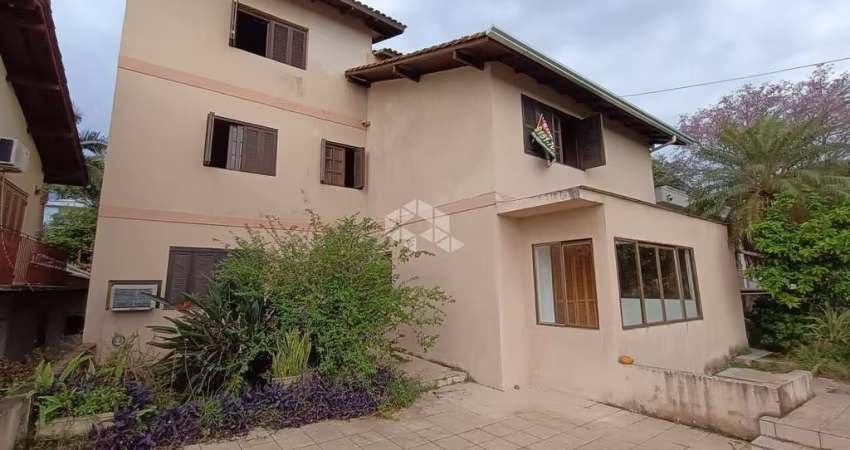 Casa  bairro Operario com 5 dormitorios 3 suites 2 vagas de garagem e churrasqueira