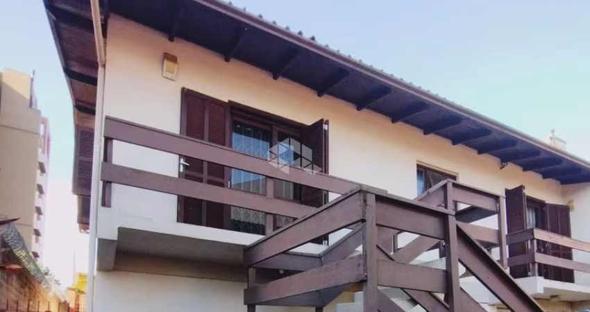 Casa com 3 Quartos e 2 banheiros, com 203 metros, no bairro Patria Nova em Novo Hamburgo