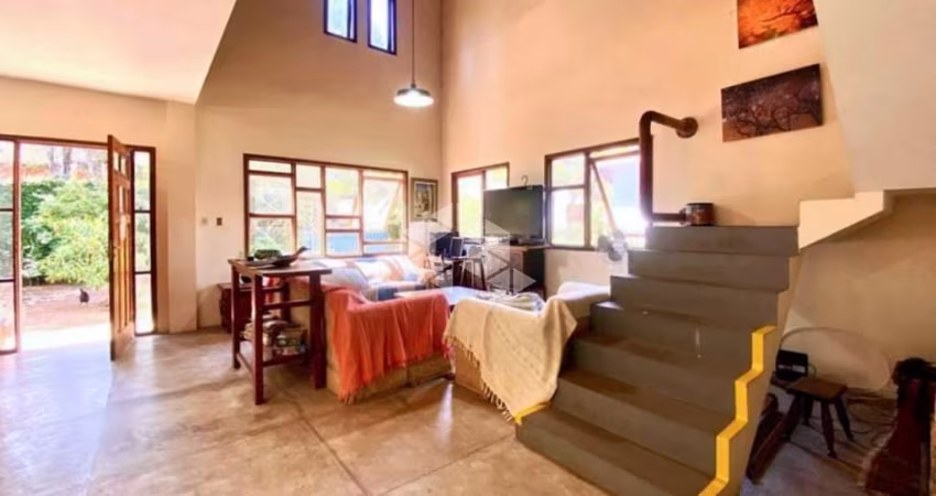 Cond. Vilarejo Vila Diva (FECHADA) - 4 dorms/2sts, um charme!