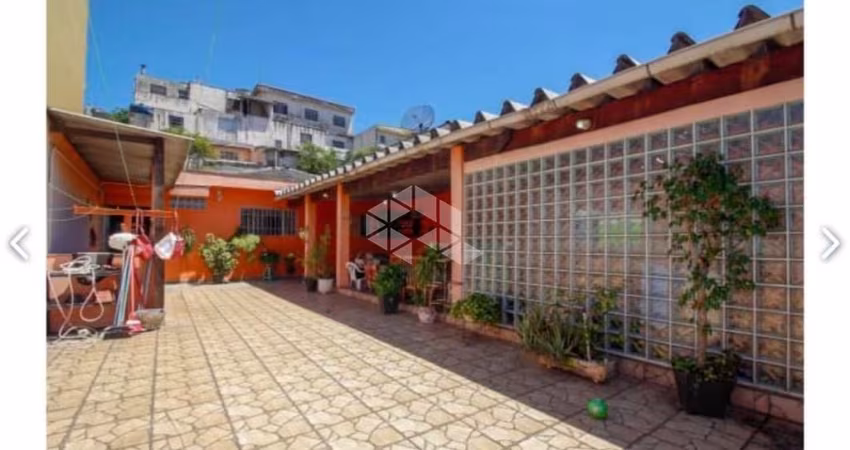 NO CORAÇÃO DO BELA VISTA CASA AMPLA  EM LOTE GRANDE