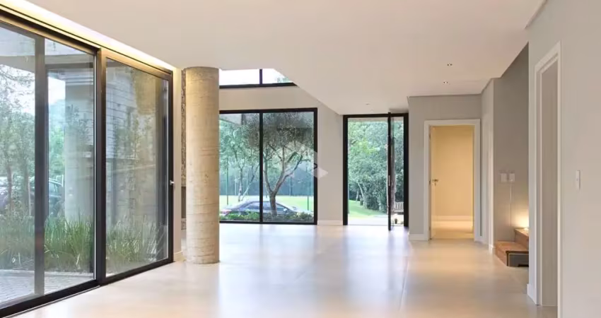 Casa de condomínio de 4 quartos (4 suítes) em Canela
