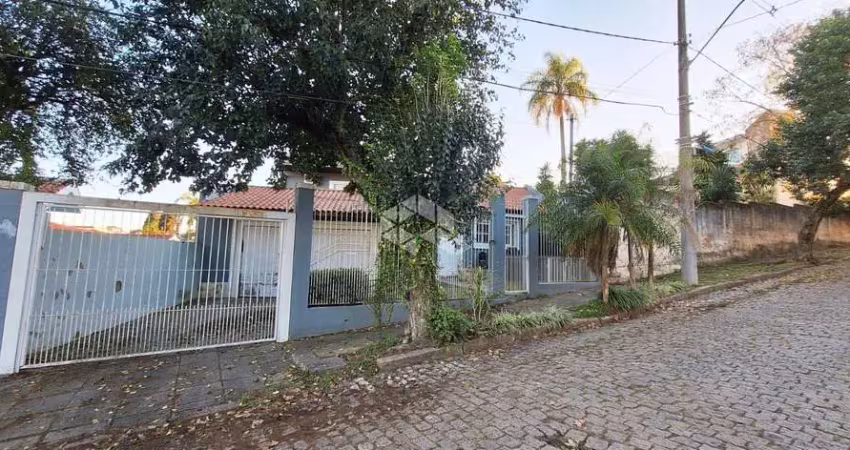 Casa com 4 quartos à venda na Rua José Pedro de Moura, 39, Jardim Isabel, Porto Alegre