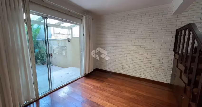 Casa de 3 quartos, sendo 01 suíte e 2 vagas no bairro rio branco