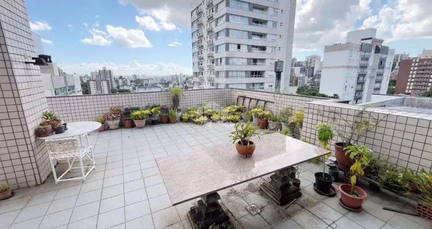 Cobertura de 4 quartos e 2 vagas no bairro petrópolis