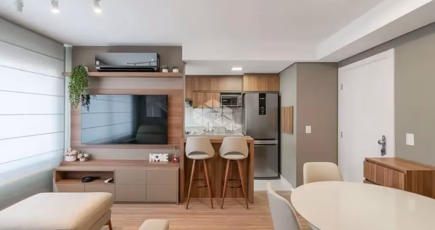 Apartamento 2 dormitórios decorado , 1 suíte e 1 vaga  no bairro higienópolis