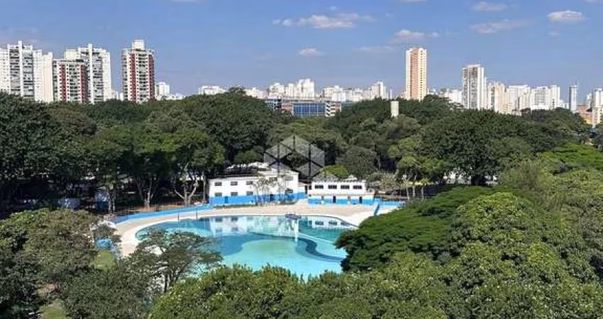 Apartamento no Brás reforrmado com 50m², 2 dormitórios, 2 vagas, lazer.
