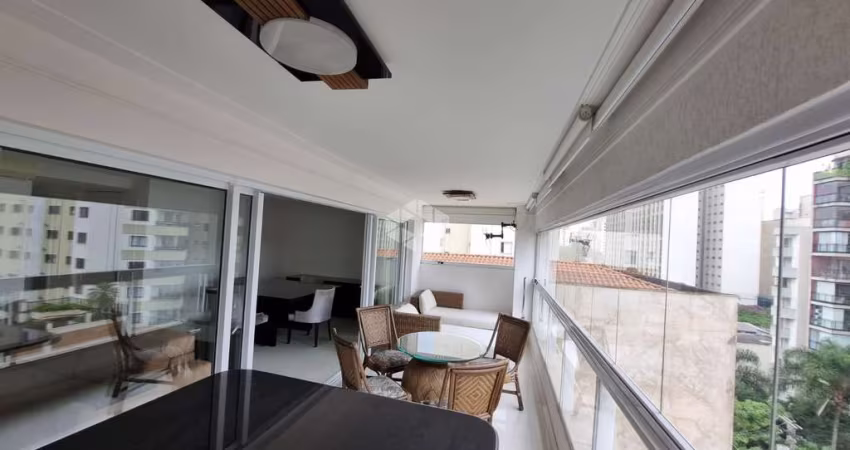 Apartamento em Perdizes com 136m², 3 suítes, terraço gourmet, 3 vagas, lazer.