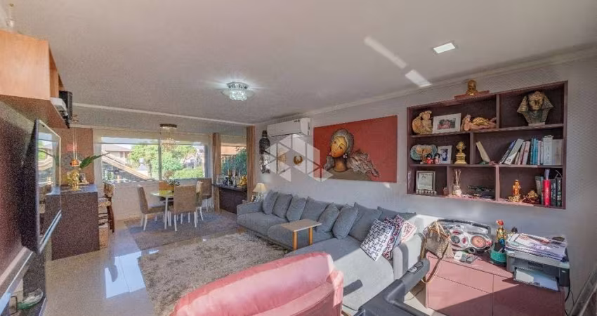 Casa com 3 dormitórios e 202 m² na vila Assunção  em Porto Alegre