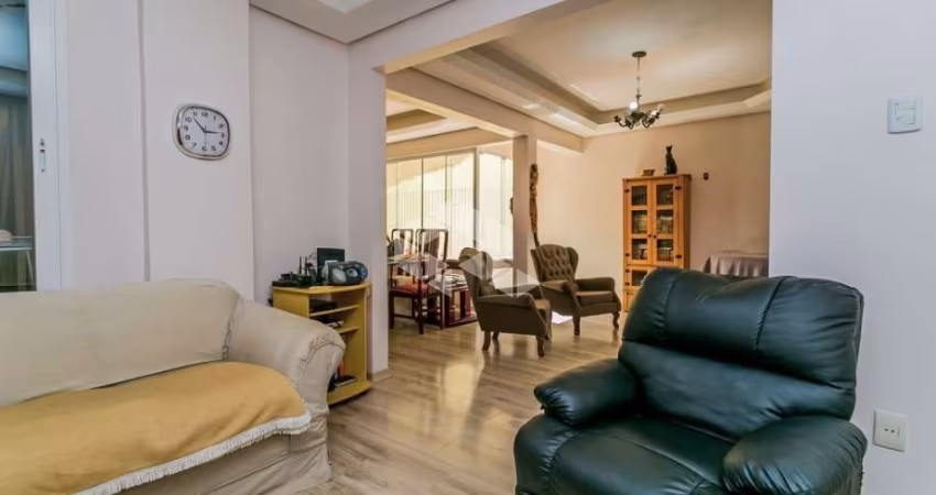 Apartamento de 113m2, living em 3 ambientes cercado por jardim de inverno