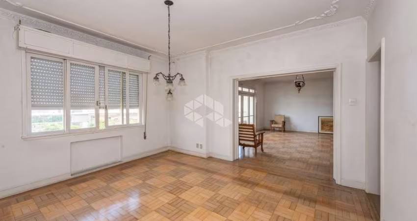 Apartamento de 171m2, living em 2 ambientes,  sacada, 3 dormitórios, sendo 2 suítes