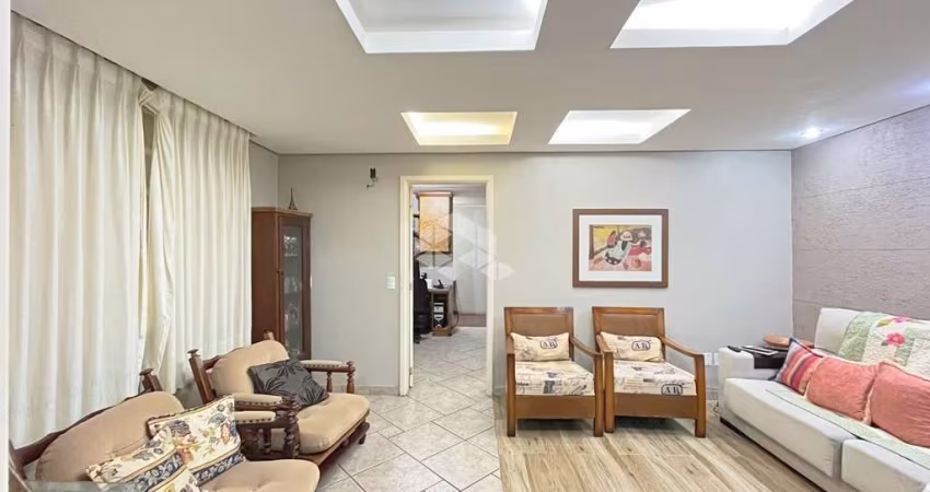 Casa  com 4 quartos 409 m² no bairro Camaquã em Porto Alegre